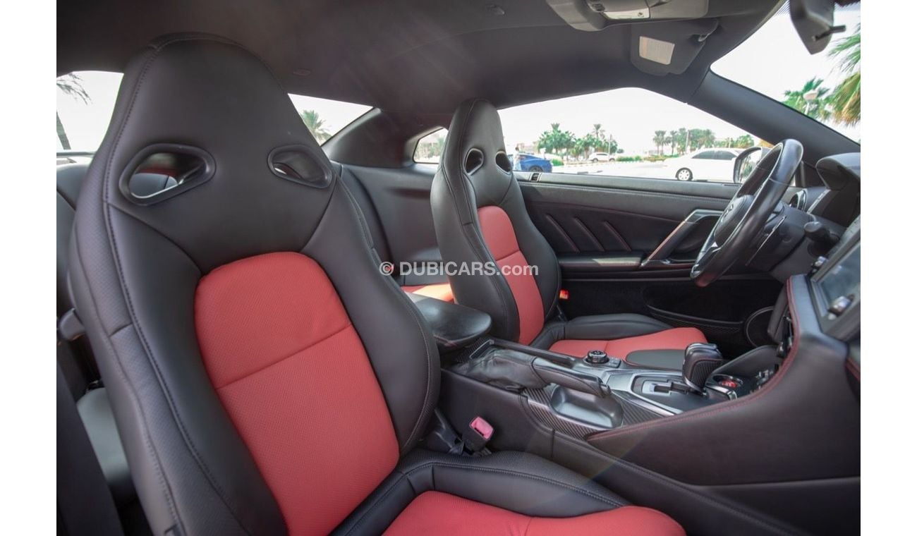 Nissan GTR Nissan GTR -V8 2017 Gcc Full Options 6-speed automated manual All wheel drive