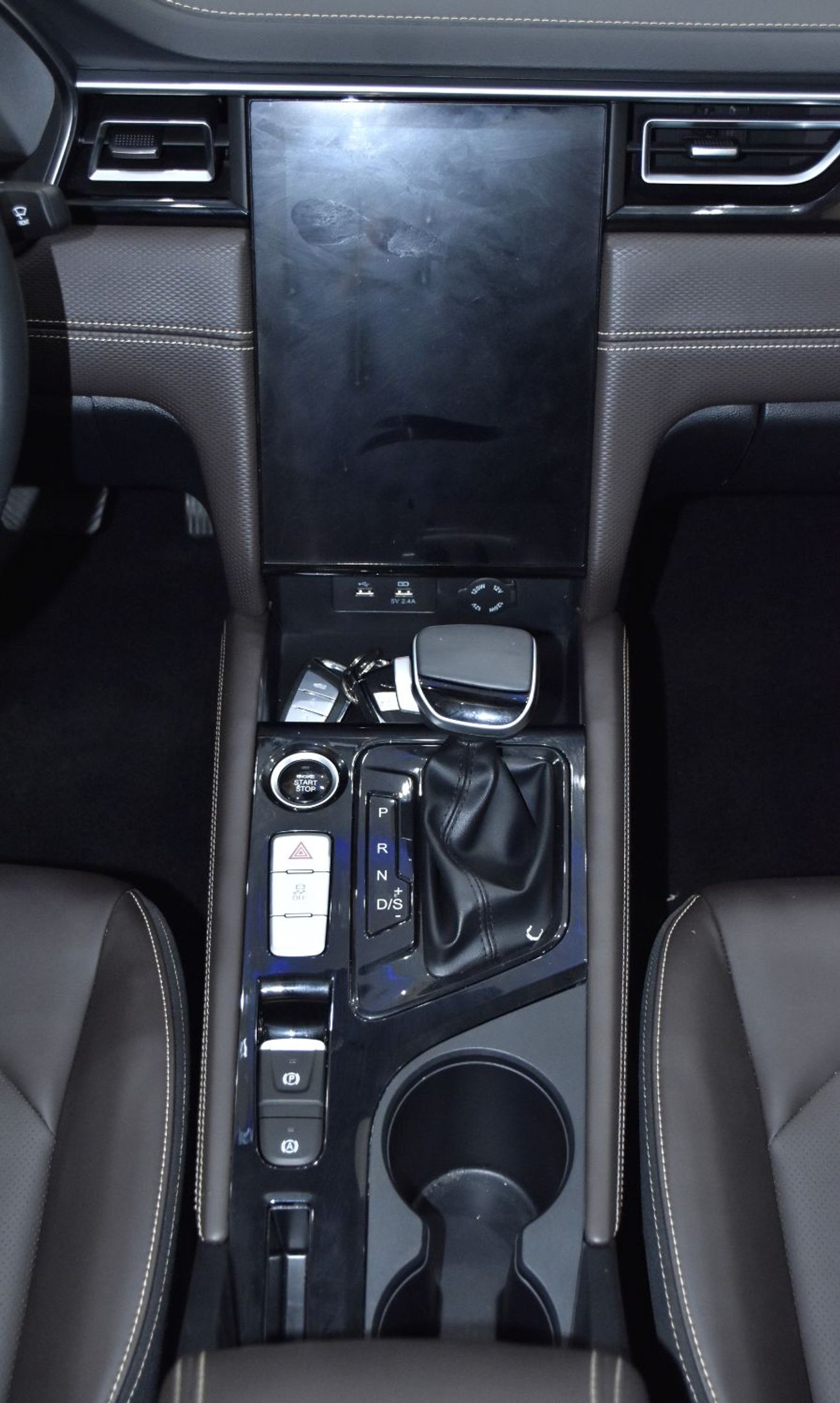 جاك J7 EXCELLENT DEAL for our JAC J7 ( 2023 Model ) in White Color GCC Specs