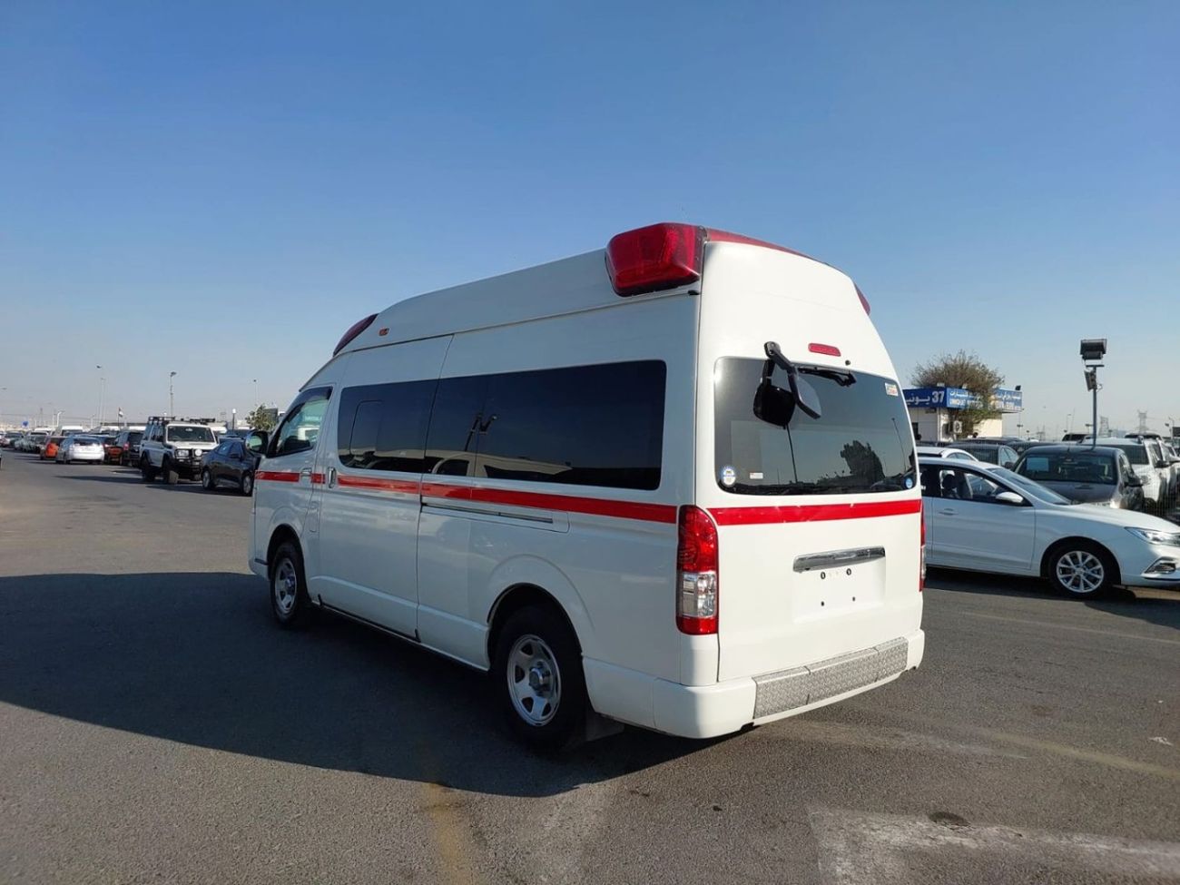 Toyota Hiace TOYOTA HIACE VAN AMBULANCE RHD 2015 MODEL 2.7 L PETROL AUTOMATIC(PM15323)