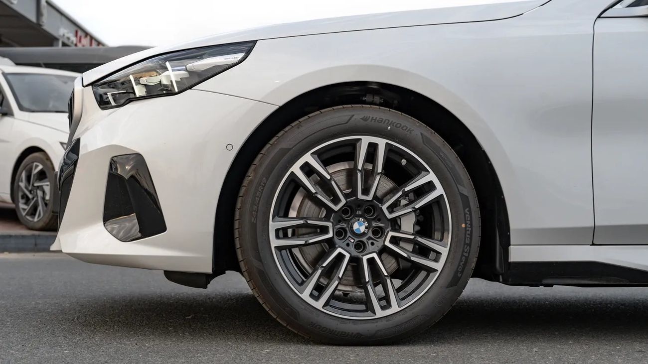 BMW 530Li 2026 | BMW 5 SERIES 530LI LEADING M SPORT PACKAGE [ EXPORT ONLY ]