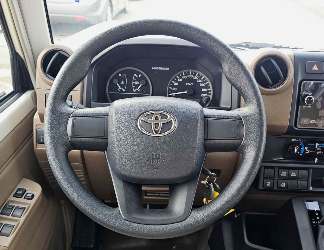 تويوتا لاند كروزر بيك آب LC79 / DOUBLE CABIN / 2.8L V4 DIESEL A/T / SNORKEL / 4WD (CODE # LC79)