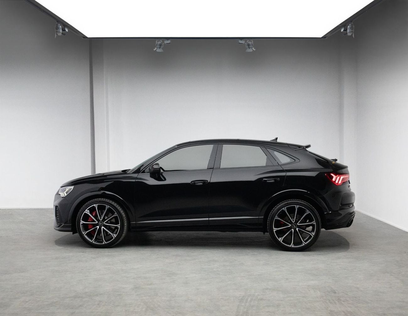 أودي RSQ3 Sportback TFSI quattro 2.5L