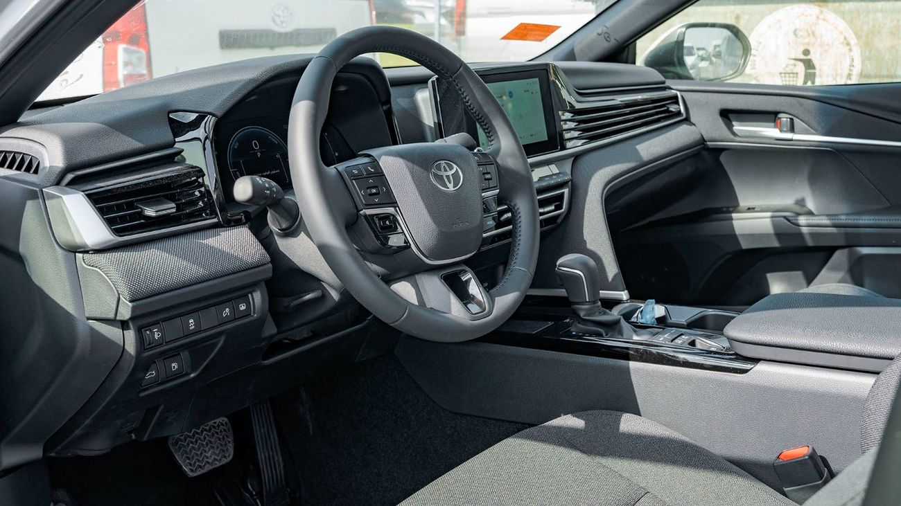 تويوتا كامري 2025 Toyota Camry 2.5L LE Hybrid with panorama roof AT