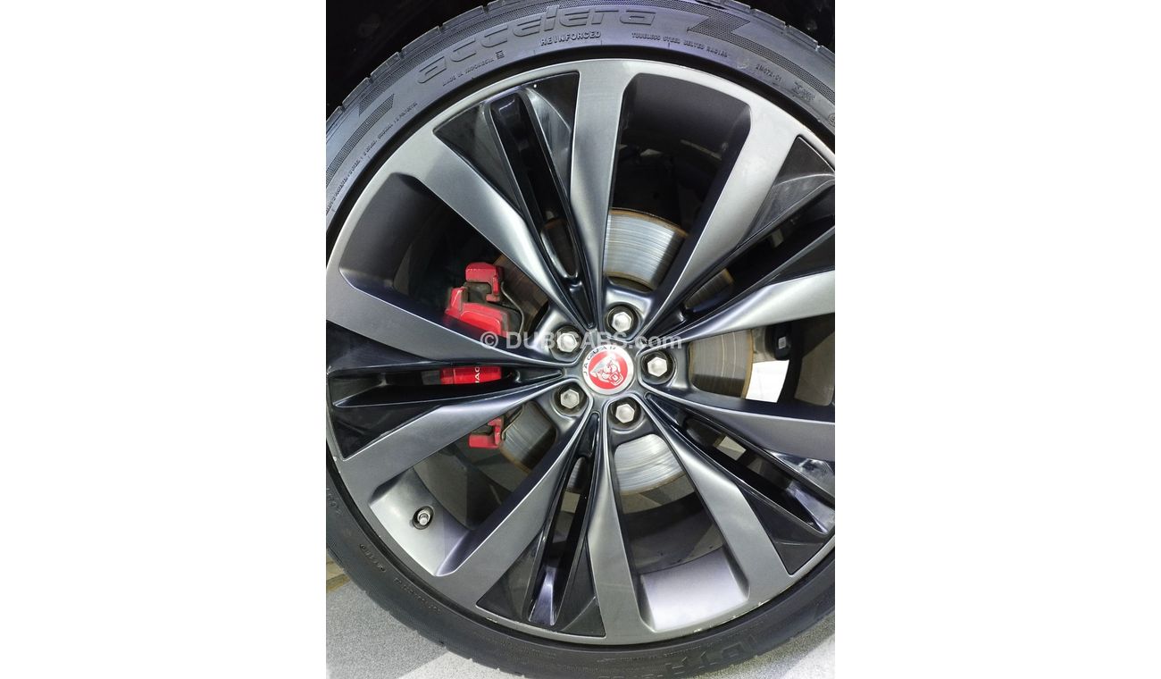 جاكوار F بيس جاكوار اف بيس سوبرجارج