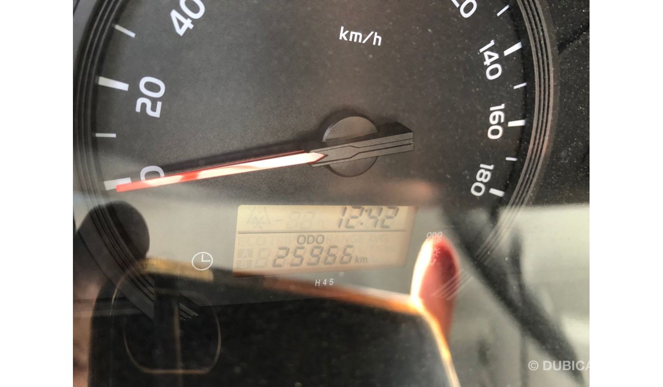 تويوتا هاياس Toyota Hiace van 2017. Free of accident with low mileage. only done 25000 km