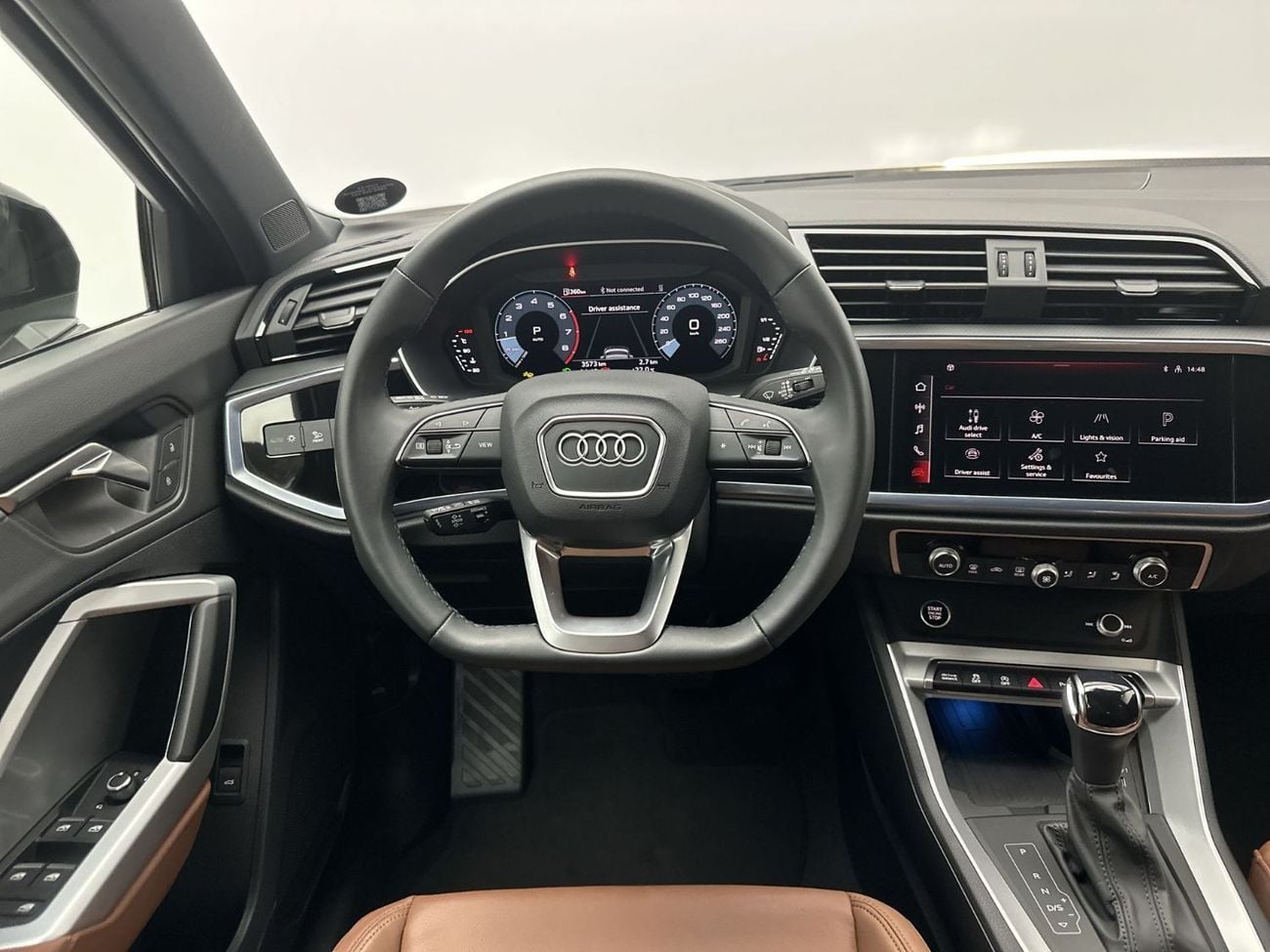 Audi Q3 40 TFSI S-LINE SPORTBACK Sportback 40 TFSI S Line 2.0L 4WD Q3 Sportback 40 TFSI quat 180hp S line (Ref# 03850)