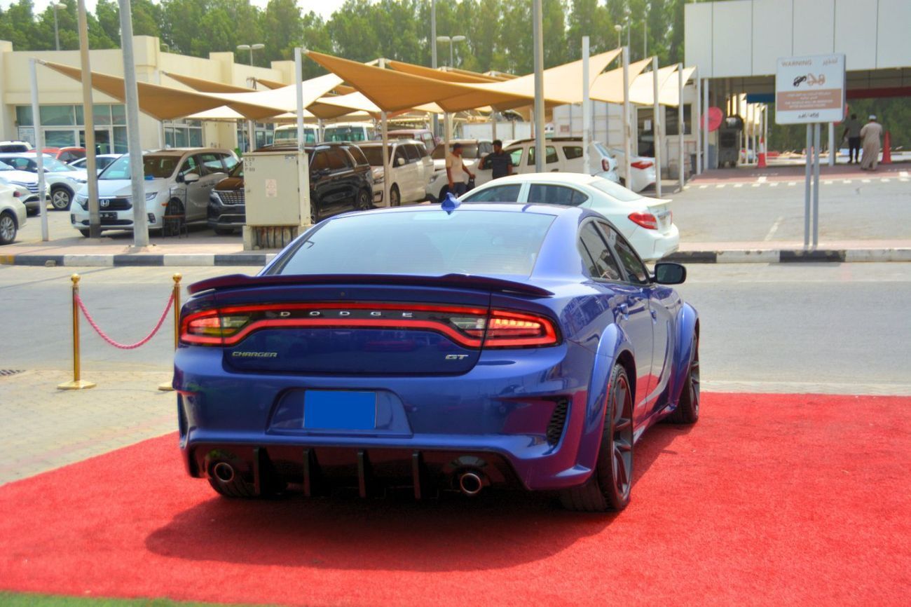 Dodge Charger GT 3.6L CHARGER WITH PADEL SHIFTERS AND BIG SCREEN
