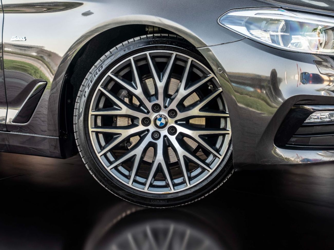 بي أم دبليو 530i Exclusive Luxury 2.0L