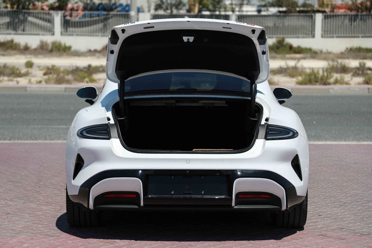 شاومى SU7 2025 Xiaomi SU7 Max 20" Wheels - White Inside Grey