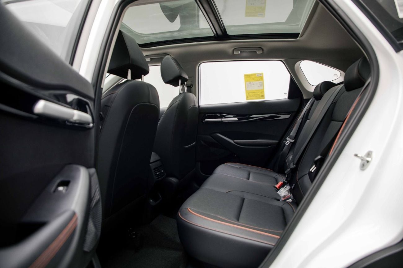 كيا سيلتوس Premium 1.5L - White & Black Inside Black | Export Only