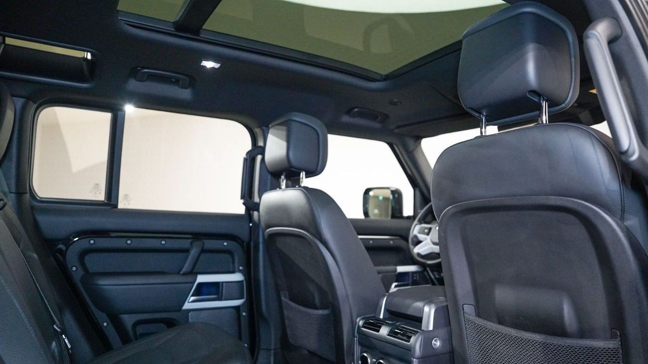 لاند روفر ديفندر P400 110 HSE 3.0L (5 Seater) | AED 6,300 PM | Warranty April-2029 | GCC