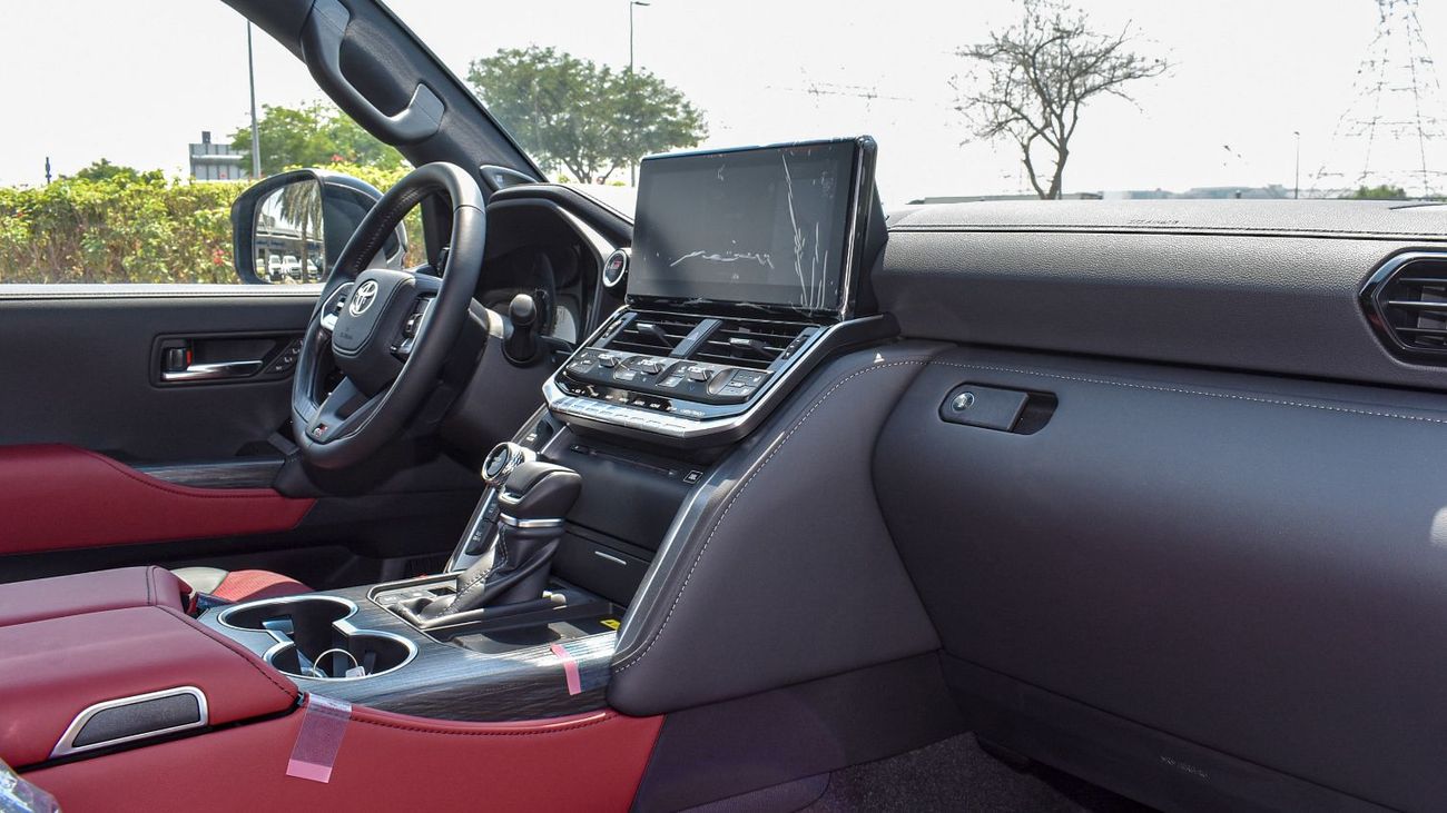 تويوتا لاند كروزر ECT0058 - Toyota Landcruiser 300 GR Sport - 3.3L Diesel White