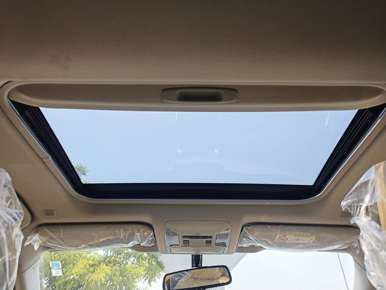 Toyota RAV4 Full Option 2.0L  - 4WD With Sunroof, Push Start & Leather Seats (CODE # XLE)