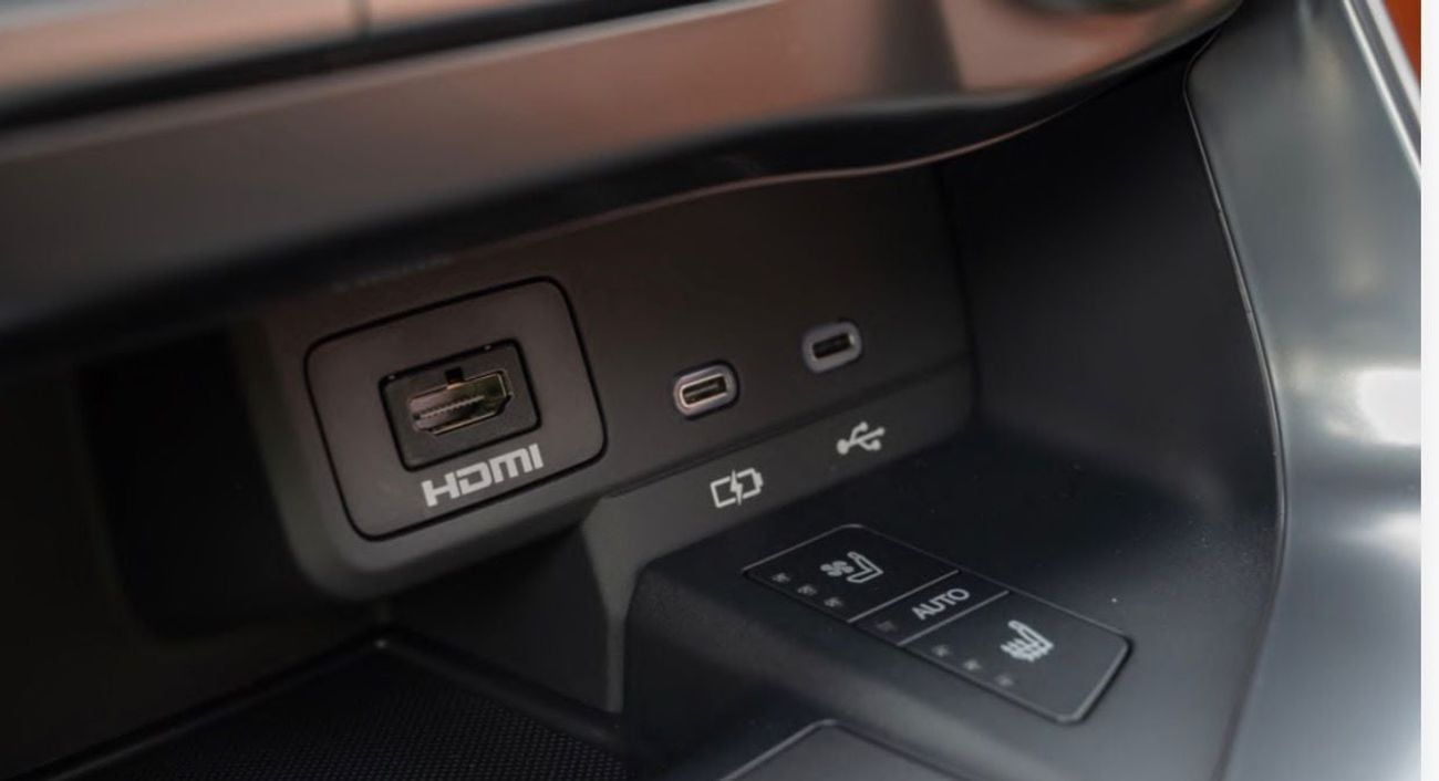 لكزس LX 700h VIP