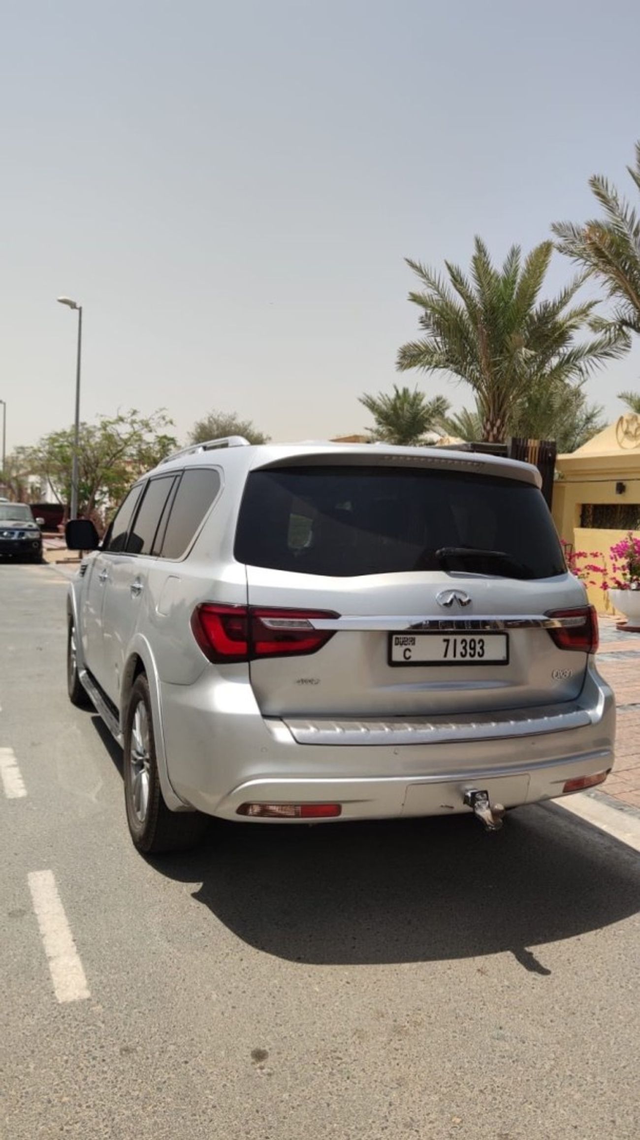 Infiniti QX80 Black Edition 5.6L