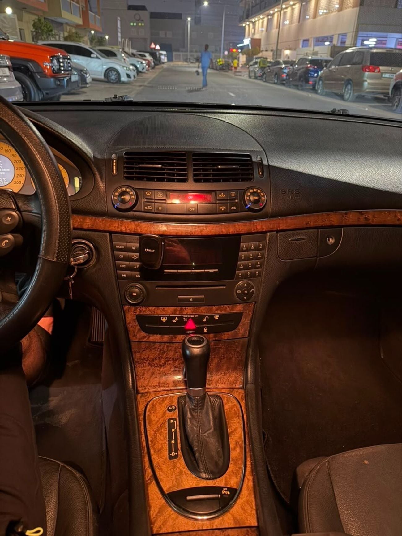 مرسيدس بنز E 280 STANDARD