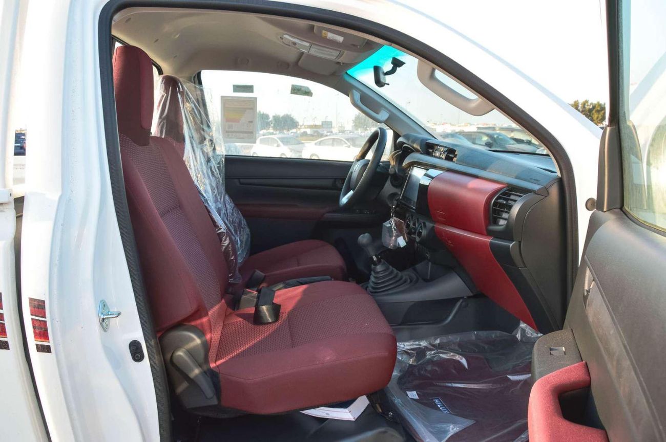 تويوتا هيلوكس TOYOTA HILUX 2.7L 4WD PETROL MT SC PICKUP 2026