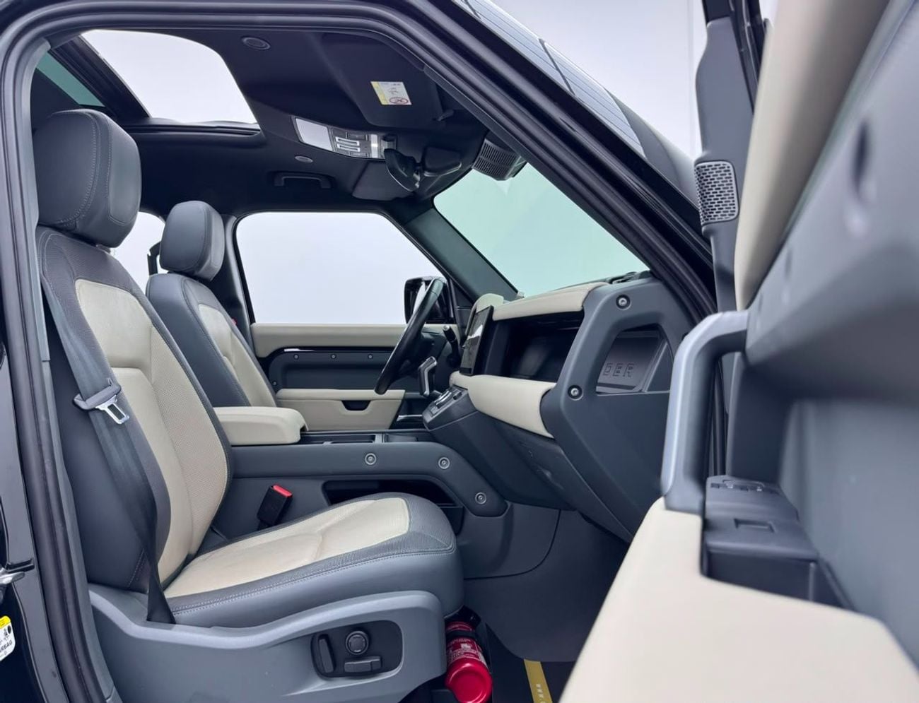 Land Rover Defender 110 X-DYNAMIC SE P400 2023 Land Rover Defender P400 110 SE X-Dynamic, 2028 Range Rover Warranty and Serv