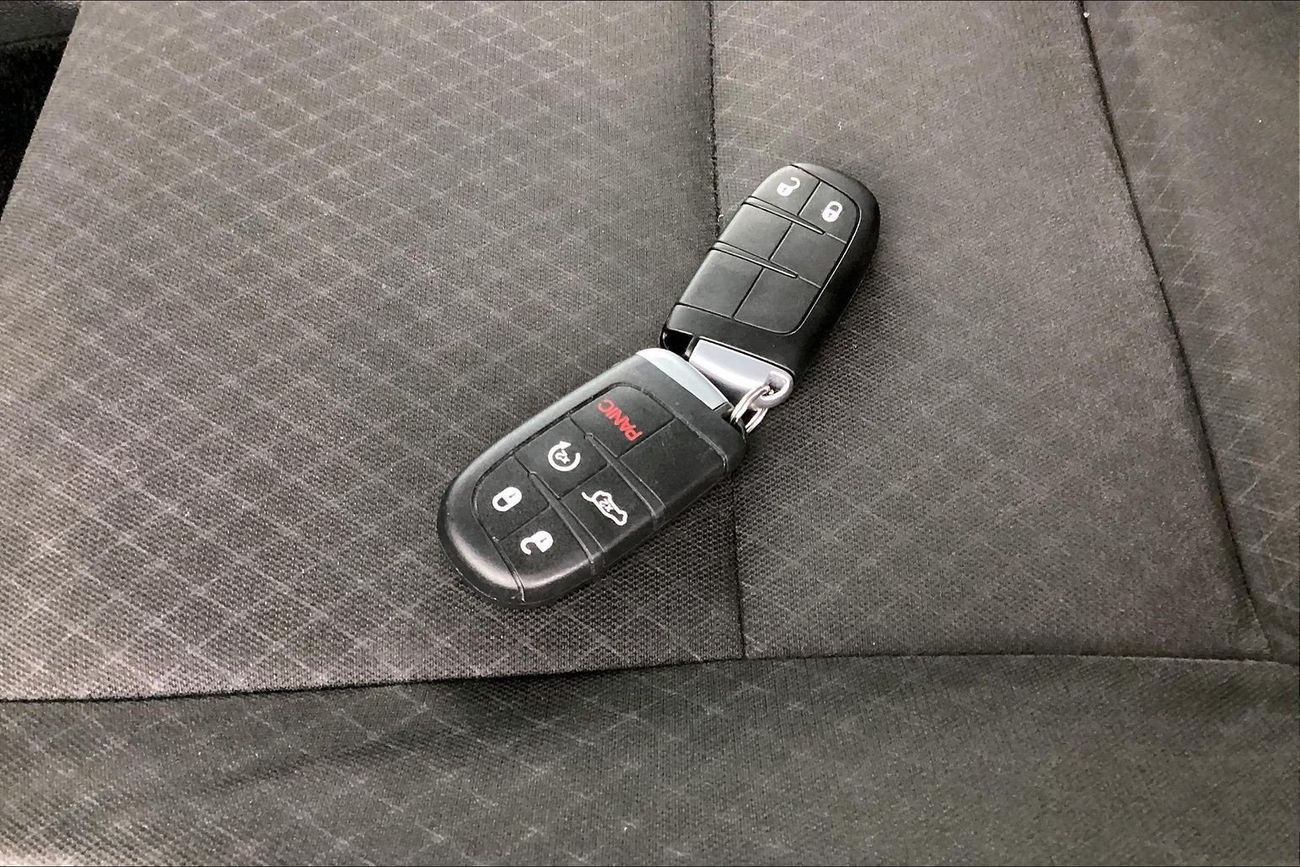 جيب جراند شيروكي Laredo | National Day Celebration | شامل الضمان | 0 ﺪﻔﻋﺓ ﺃﻮﻟﻯ