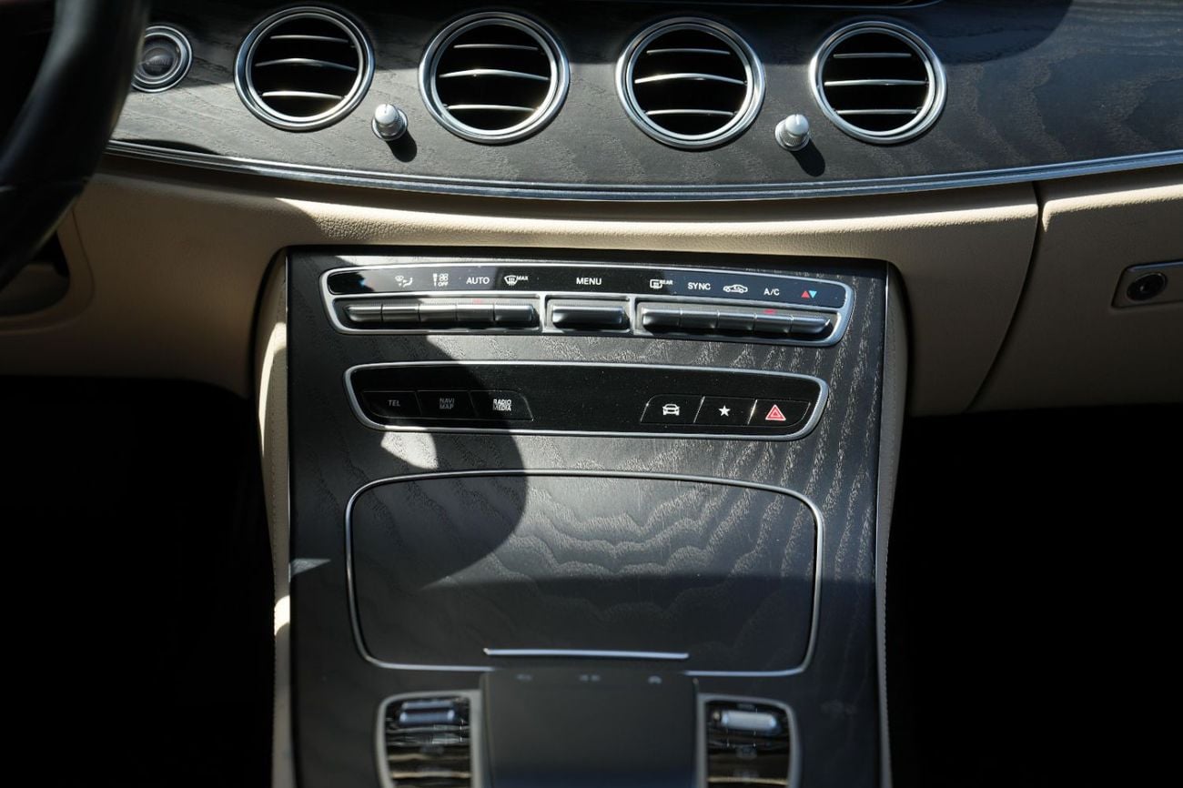 Mercedes Benz E200