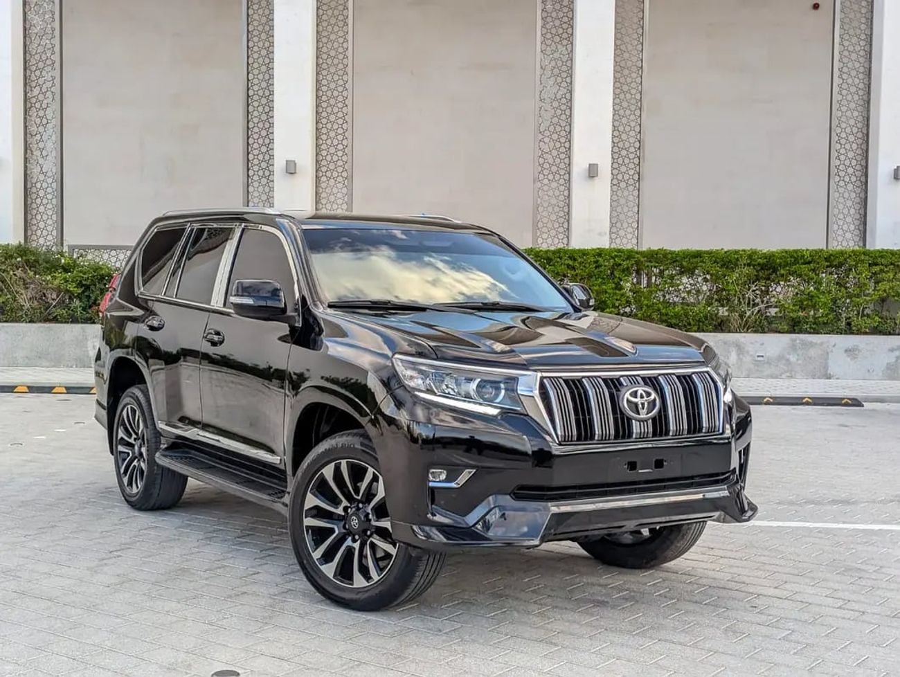 Toyota Prado TX-L GCC V4 2.7L ACCIDENT FREE IN EXCELLENT CONDITION