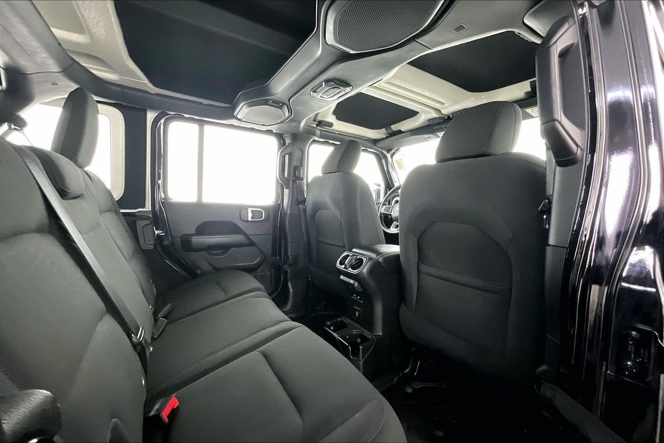 جيب رانجلر Sahara Unlimited | National Day Celebration | شامل الضمان | 0 ﺪﻔﻋﺓ ﺃﻮﻟﻯ