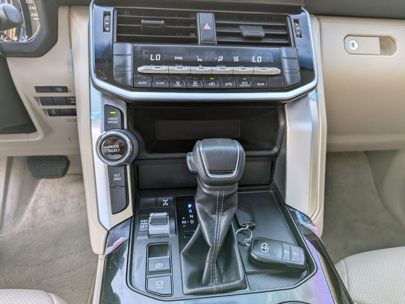 Toyota Land Cruiser GXR Top LHD 2022 MODEL Year 3.3L V6 Diesel Engine Twin turbo colour Brown interior Beige push start