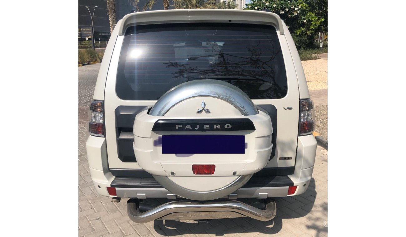 ميتسوبيشي باجيرو Pajero 2014 3.5v6 fulloption low mileage