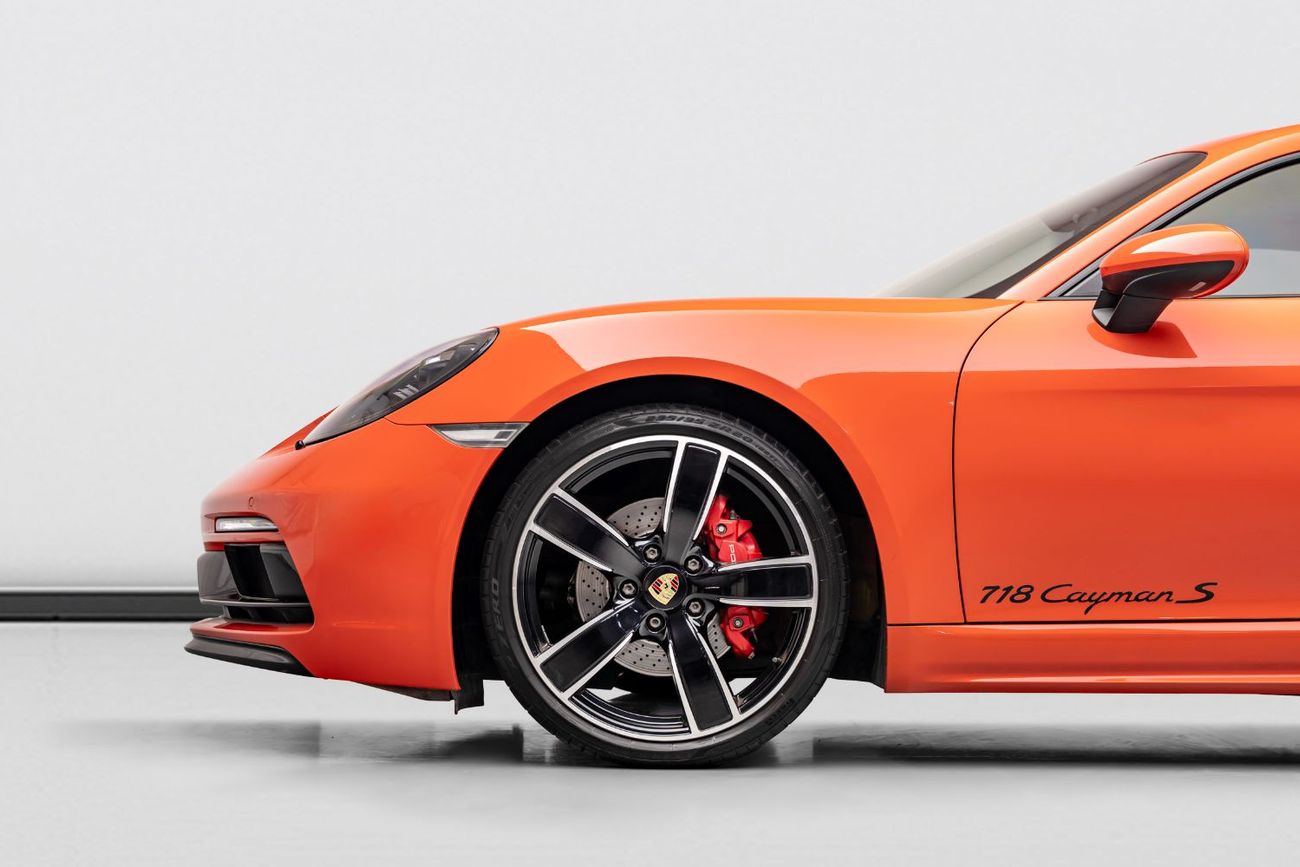 Porsche 718 Cayman S 2.5L A/T 2018 Porsche Cayman S, Porsche Warranty, Full Service History, Lava Orange, Low KMs, GCC