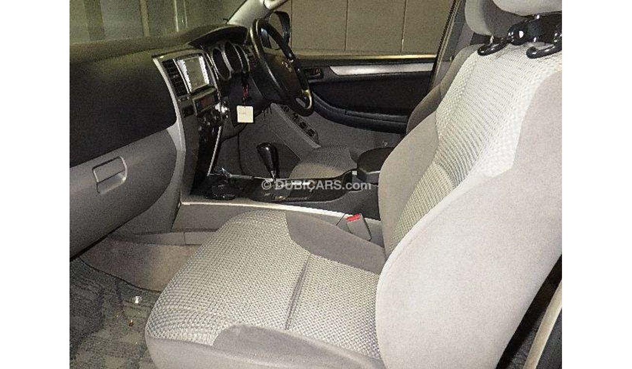 تويوتا هيلوكس 2004