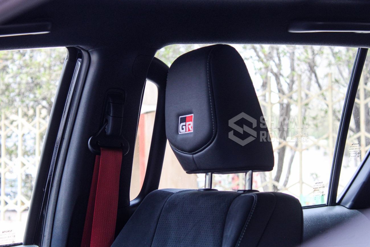 تويوتا هيلوكس LHD 4.0L PET V6 GR-SPORT 4WD AT DC 2025MY