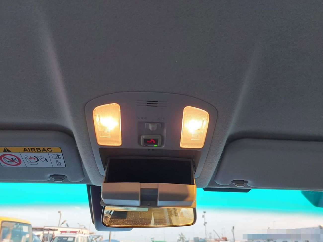 تويوتا هيلوكس TOYOTA HILUX PICKUP RHD 2022 MODEL 2.8 L DIESEL AUTOMATIC(PM73616)