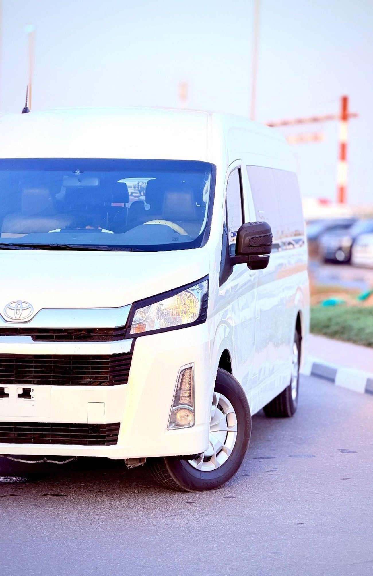 تويوتا هاياس DLS -High Roof Commuter 2.8L M/T