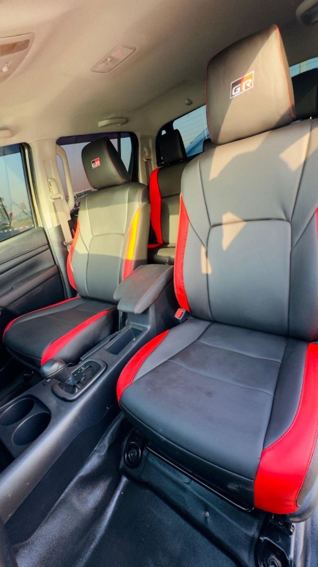 Toyota Hilux MODIFIED TO ROCCO | 2.8L DIESEL ENGINE | BOOT COVER | RHD