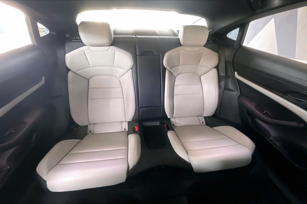 بورش تايكان Taycan | National Day Celebration | شامل الضمان | 0 ﺪﻔﻋﺓ ﺃﻮﻟﻯ