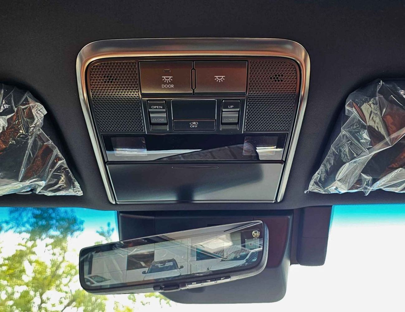 Lexus LX 700h HYBRID/ VIP SEATS FULL OPTION/ PETROL AT 3.5L V6 4WD/CODE#LX7HV