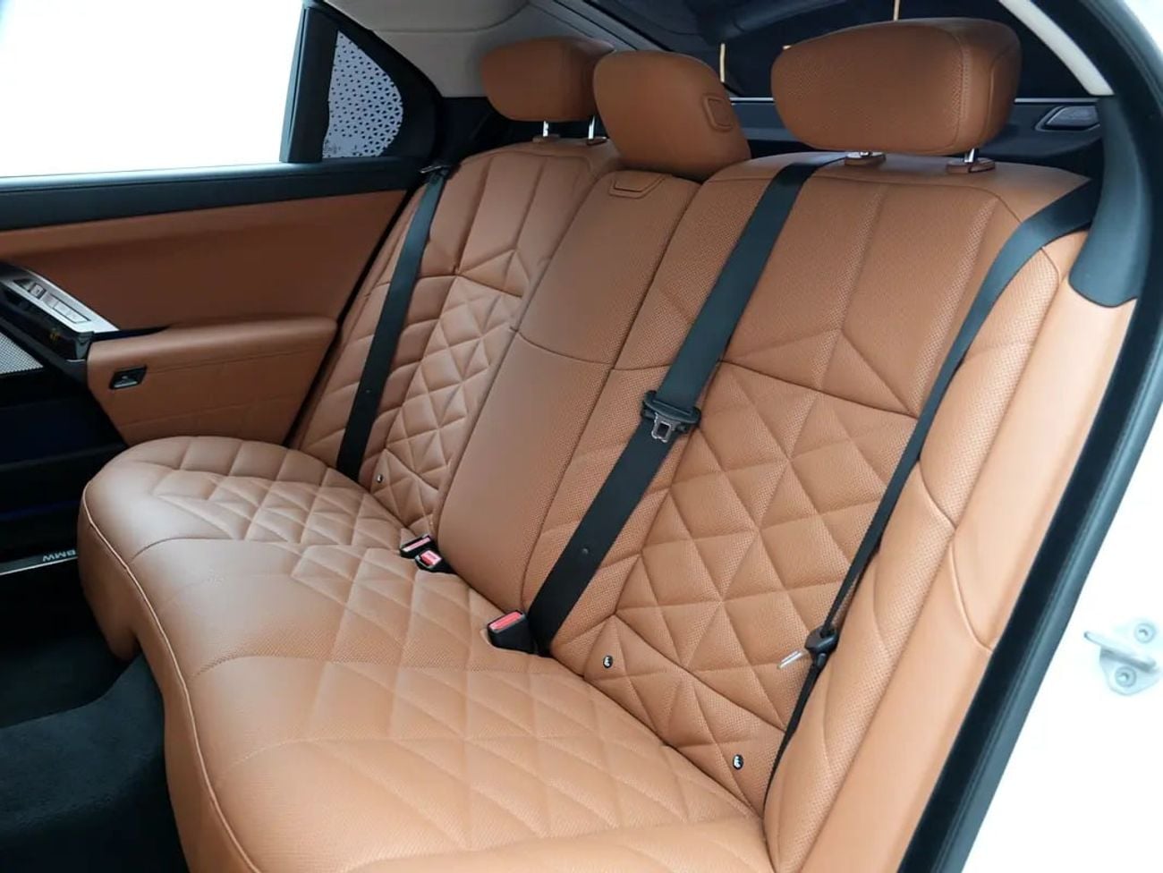 BMW 735i BUSINESS EXCELLENCE 735i GCC Specs