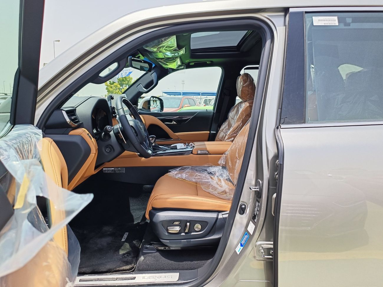 لكزس LX 600 PRESTIGE EURO 4 / V6 / 3.5L / SUNROOF / FULL OPT AND MUCH MORE (CODE # 67842)