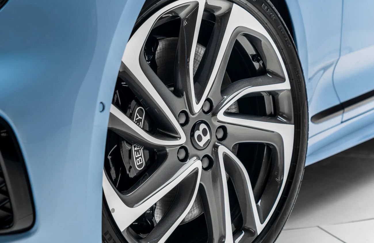 بنتلي كونتيننتال 4.0L V8 Twin-Turbocharged Engine + eMotors