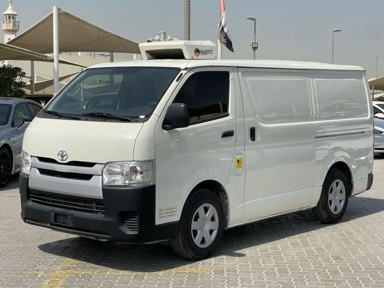 Toyota Hiace 2021 GCC FULL OPTION PERFECT CONDITION TOYOTA HICErefrigerator