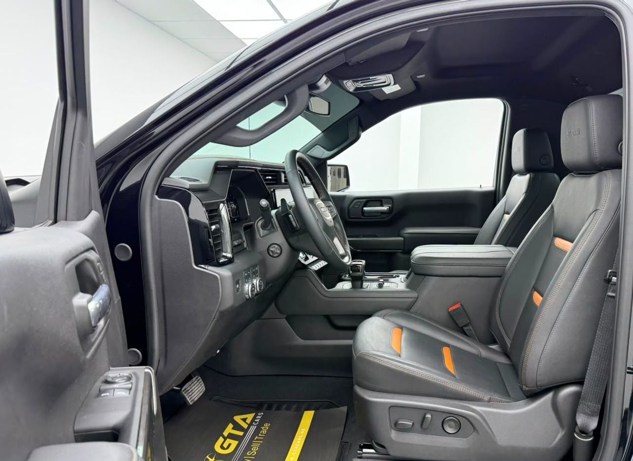 GMC Sierra 2025 GMC Sierra AT4, Oct/2028 GMC Warranty, GMC Full Service History, GCC