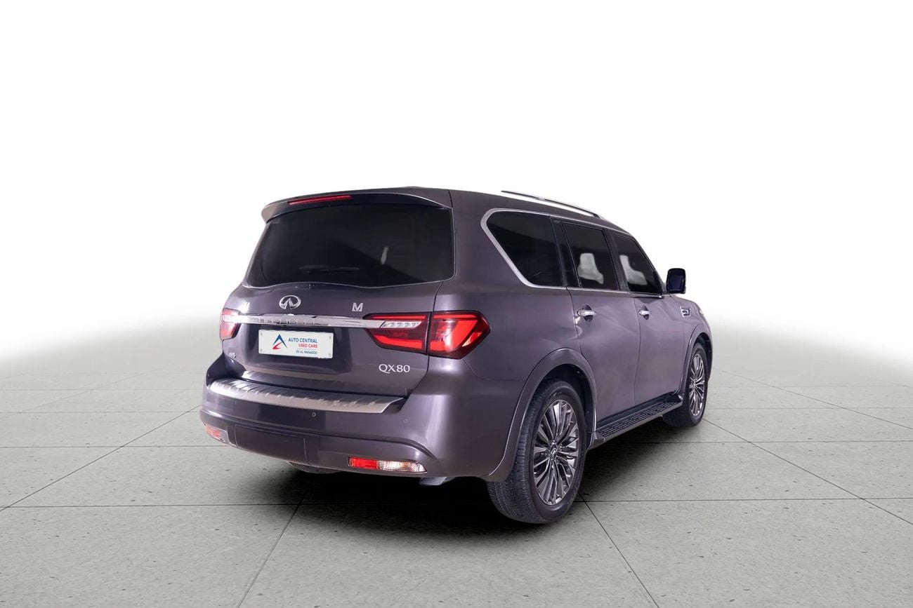 Infiniti QX80 Luxe 7st 5.6L LUXE 5.6