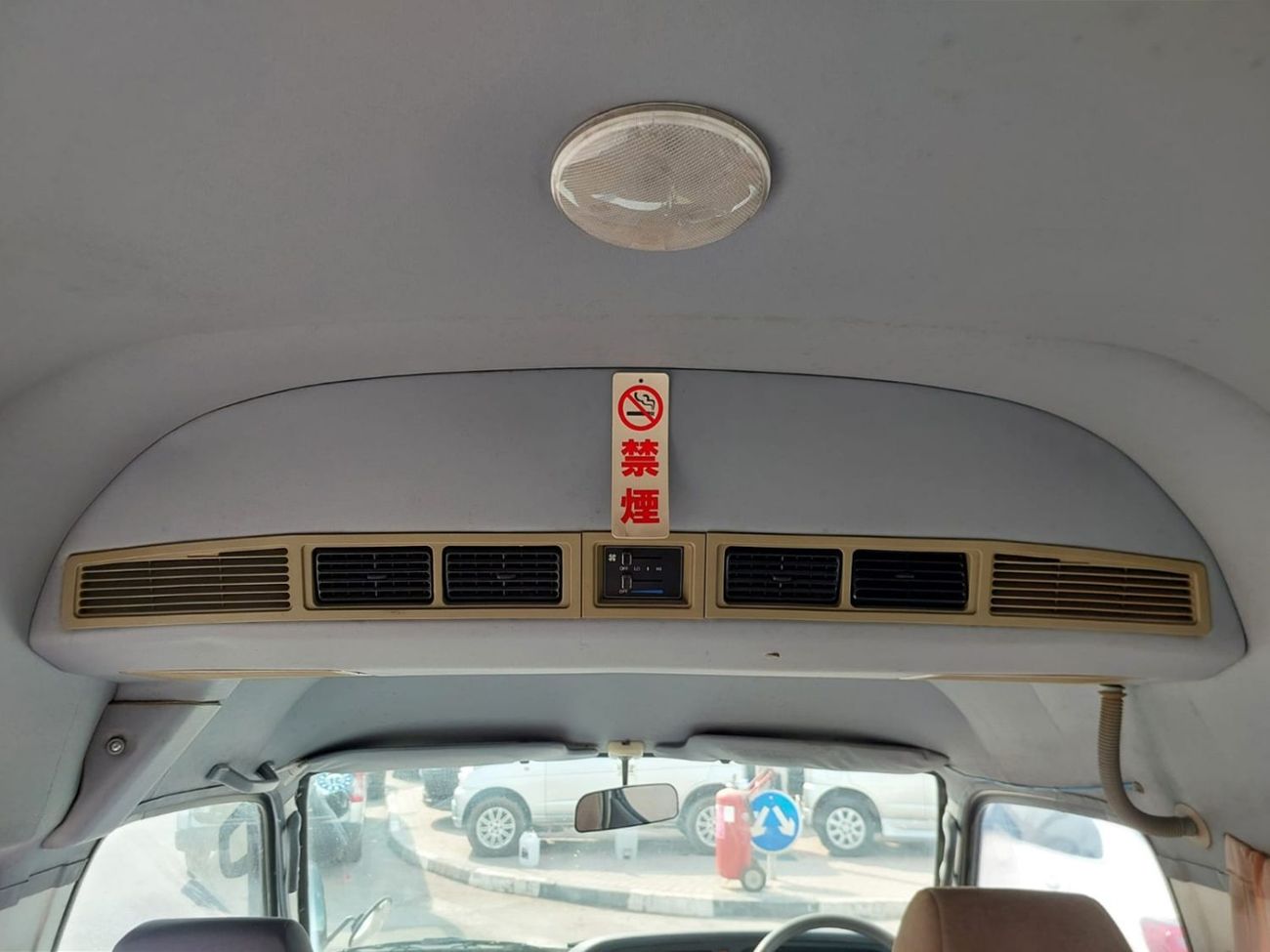 تويوتا هاياس TOYOTA HIACE COMMUTER VAN RHD 2001 MODEL 3.0 L DIESEL MANUAL(PM08349)