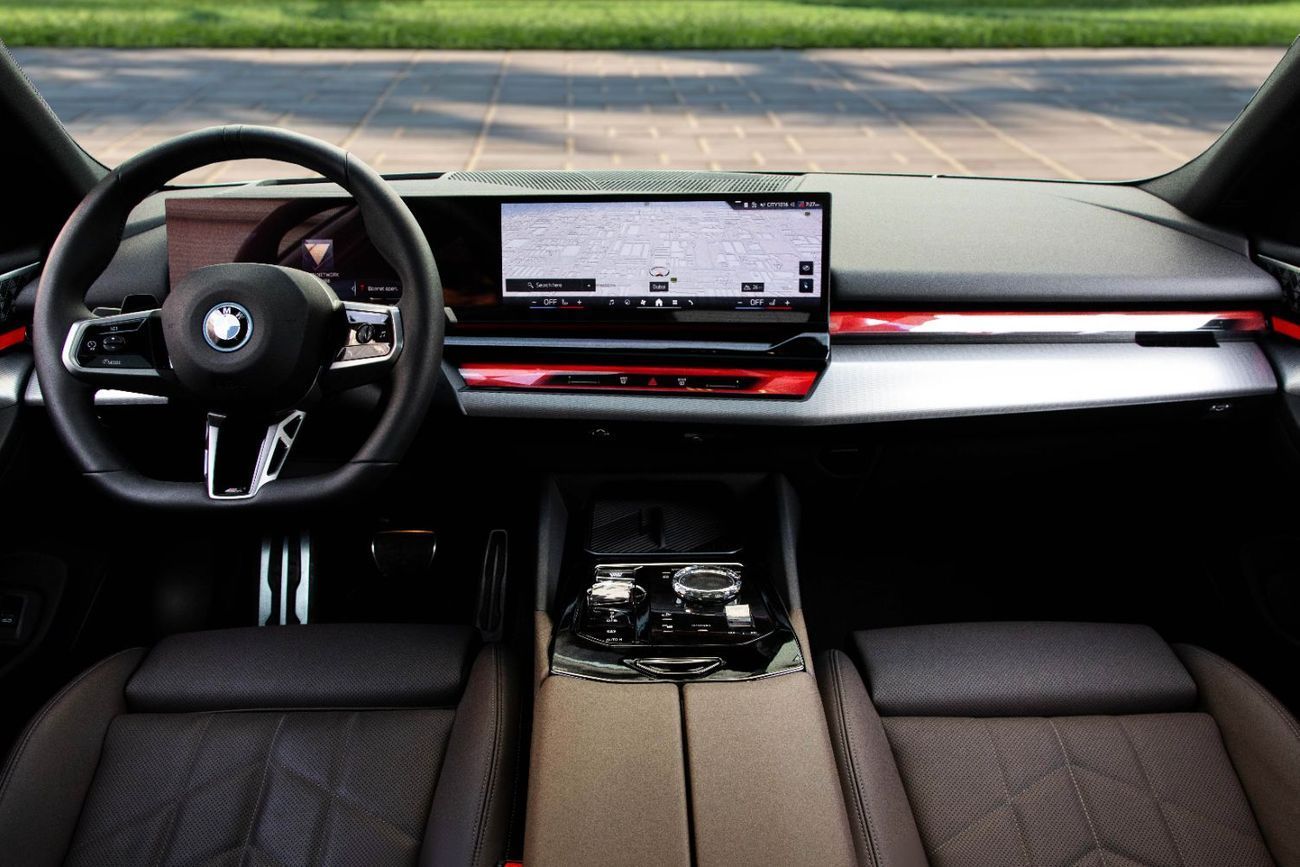 BMW i5 edrive 40 M-sport | 4,896 P.M | 0% Downpayment | Agency Warranty!