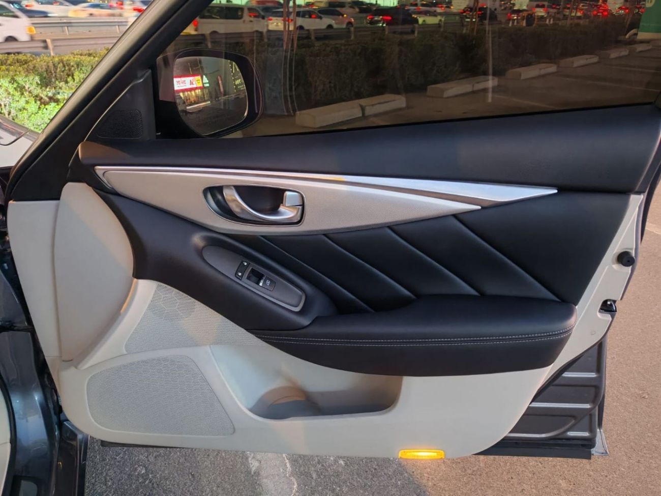 Infiniti Q50 Premium 3.0L (300 HP)