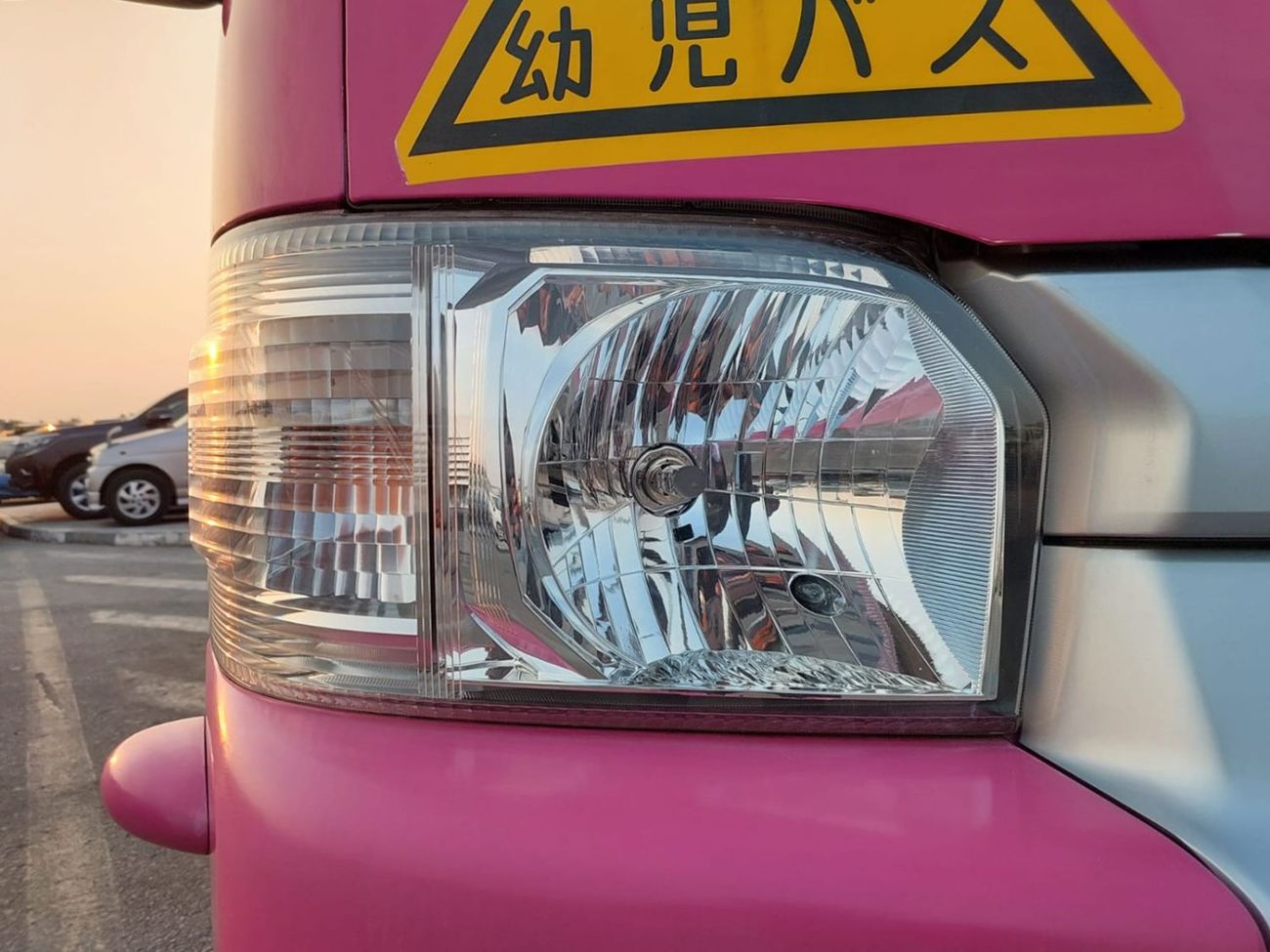 Toyota Hiace TOYOTA HIACE VAN RHD 2017 MODEL 2.7 L PETROL AUTOMATIC(PM80878)