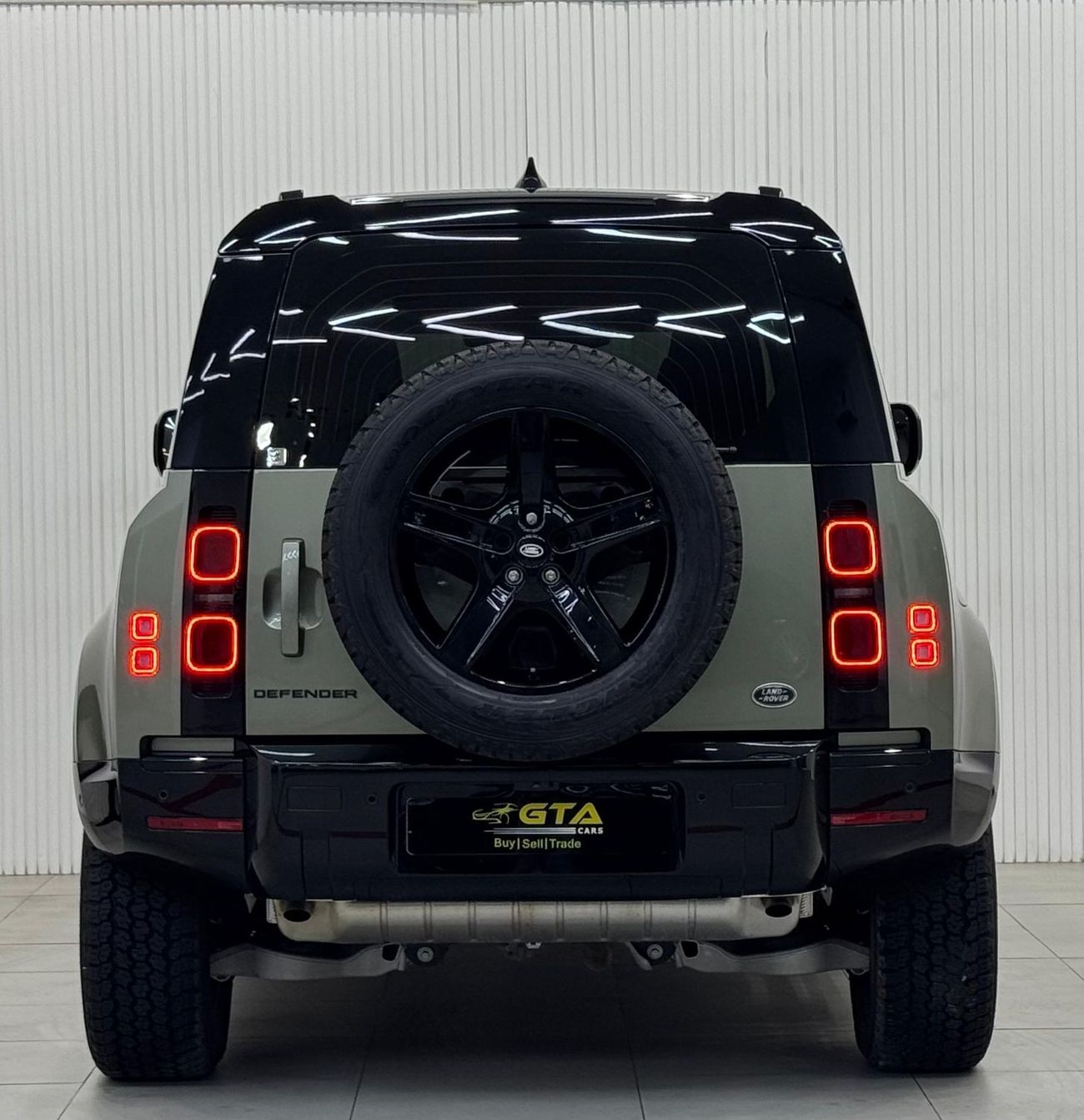 Land Rover Defender 110 SE P300 2.0L 2023 Land Rover Defender SE P300 110, Aug 2028 Land Rover Warranty, Very Low Kms, G