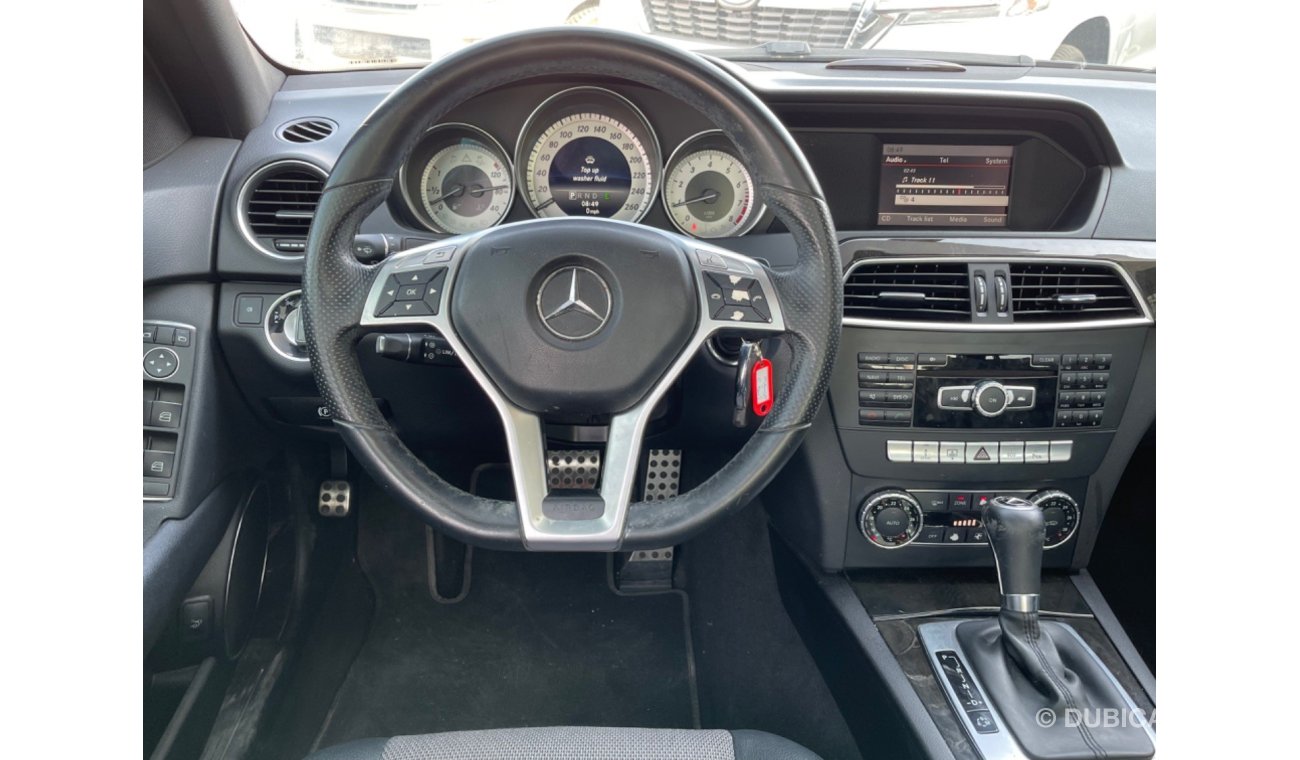 Mercedes-Benz C200 C 200 gcc in excellent condition first owner