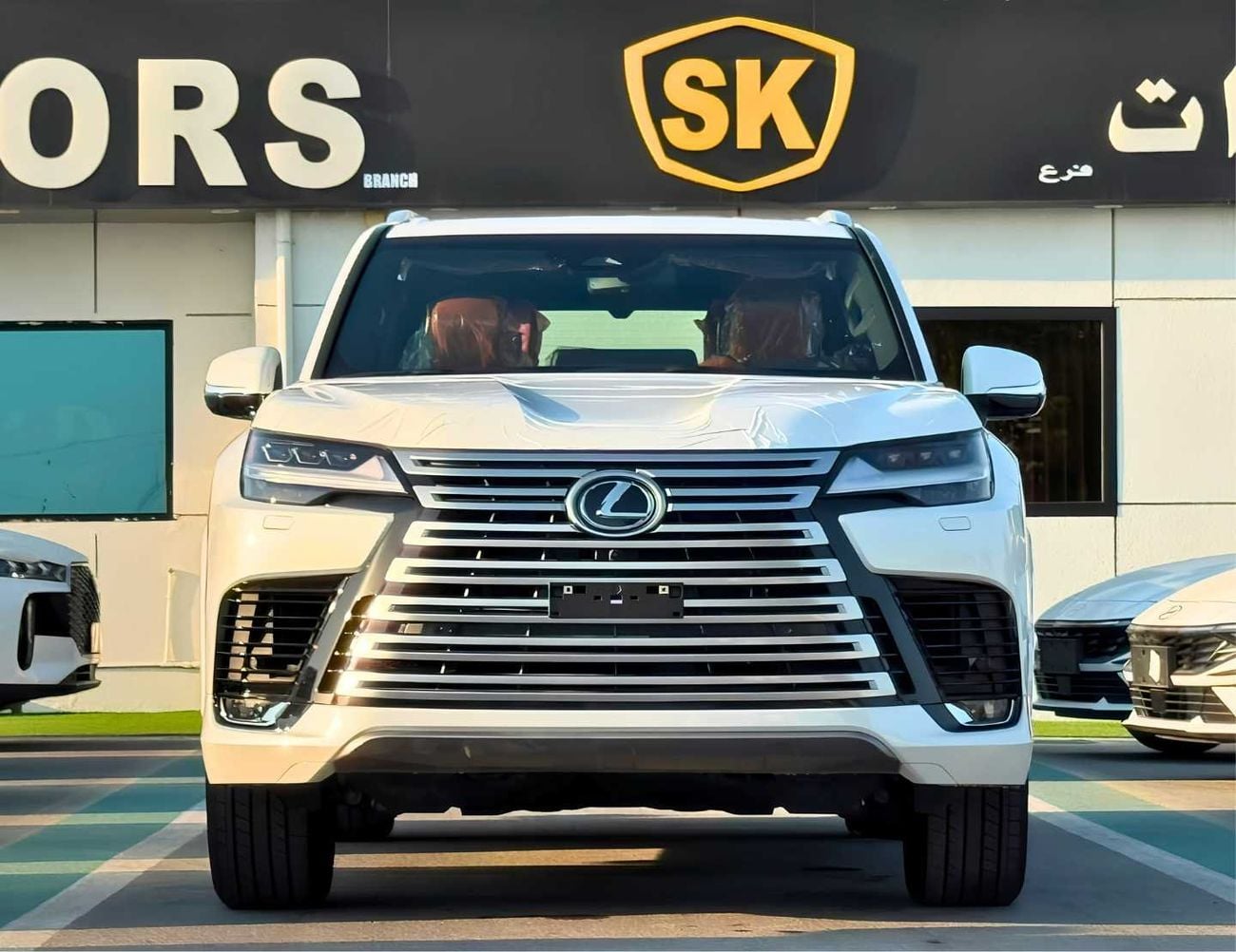 لكزس LX 700h VIP || 3.5L HYBRID / RADAR / 360*CAMERA / SUNROOF / REAR ENTERTAINMENT SCREEN (CODE # L7V)