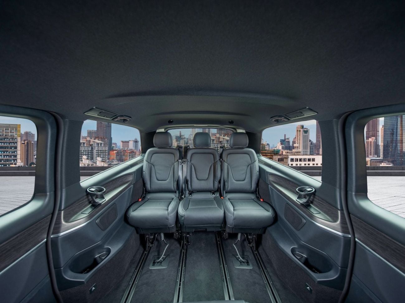 Mercedes Benz V300 AVANTGARDE with Additional Rear A/C